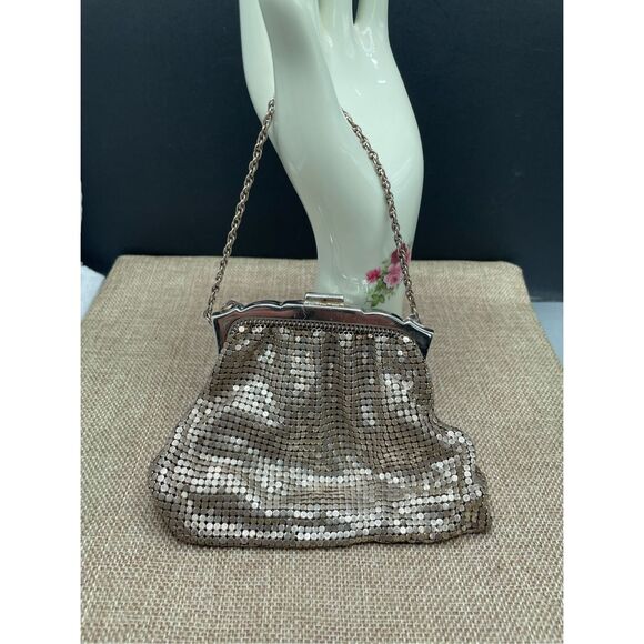 Vintage WHITING & DAVIS Silver Mesh Kiss lock Evening Bag Purse Made In USA 2945 - Picture 2 of 12